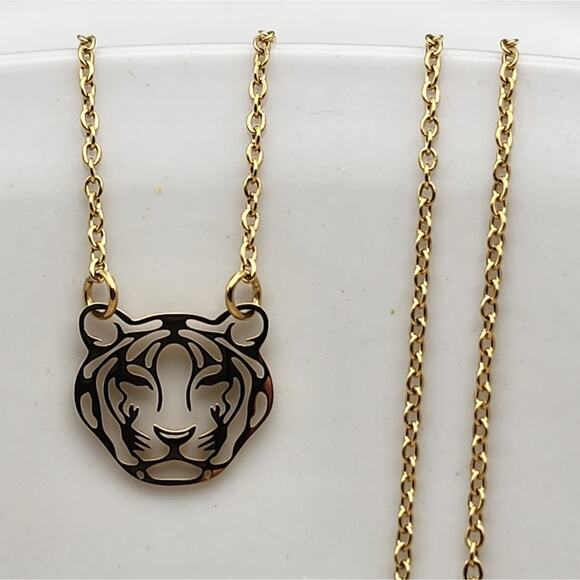 Dainty Golden Tiger Necklace - Picture 2 of 8